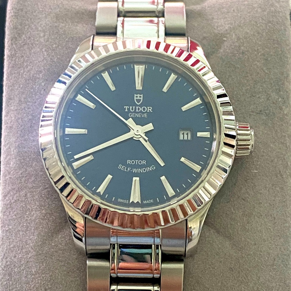 Tudor - M12110-0013